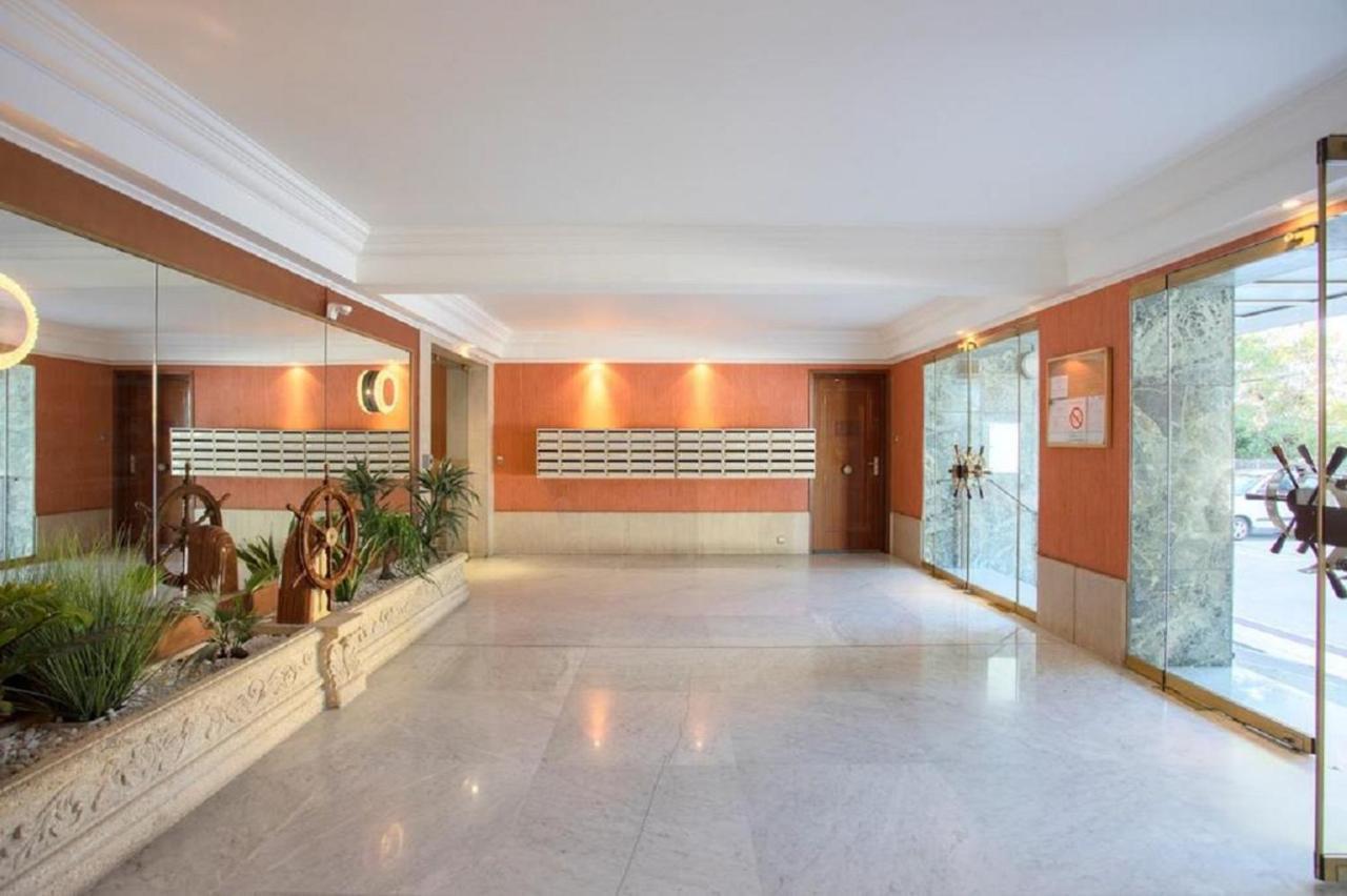 Grand Studio Neuf Face Port Et Plage, Parking Prive Golfe-Juan Luaran gambar